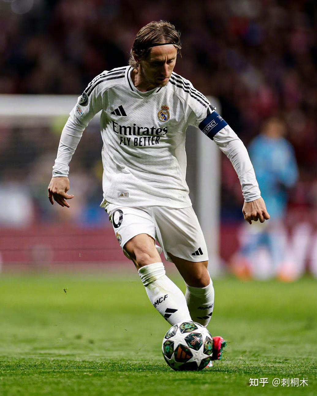 麦迪逊被担架抬出球场，弗兰克：看起来是重伤，这很残酷