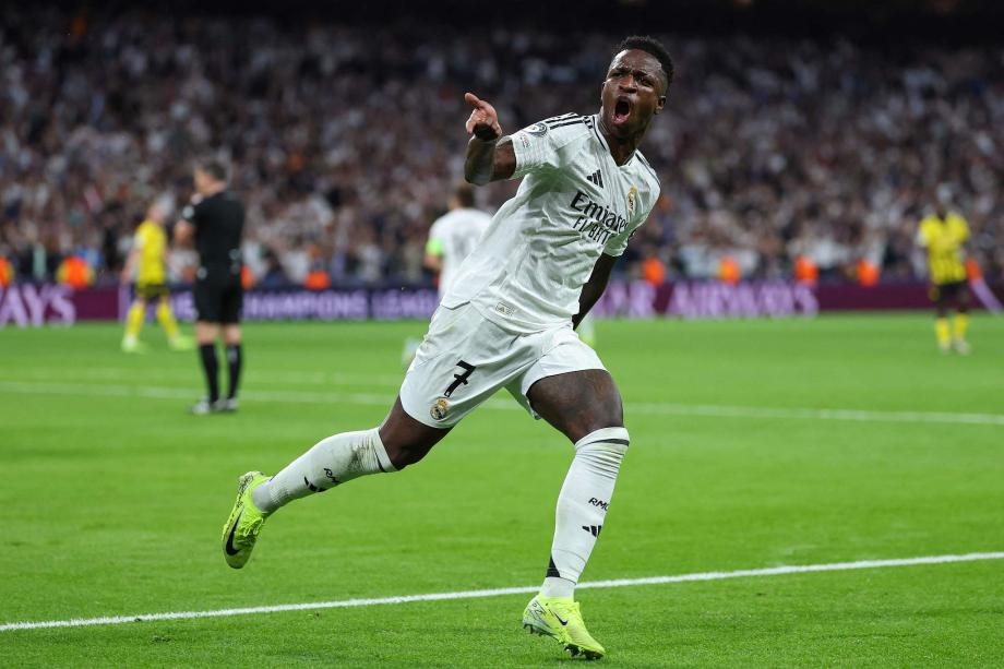 南昌马术俱乐部骑手包揽武汉马运会场地障碍60-80CM级别个人赛冠亚军