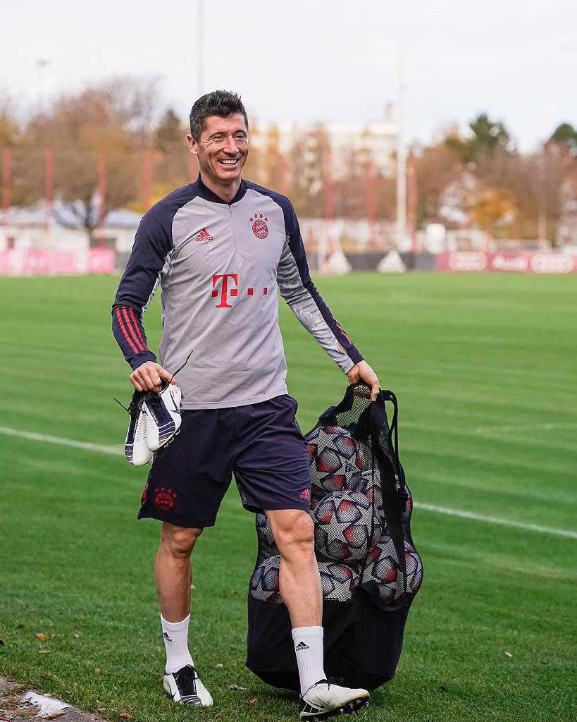 英超历史单一球员对同一球队全败纪录：莱诺对曼城13场全败第3