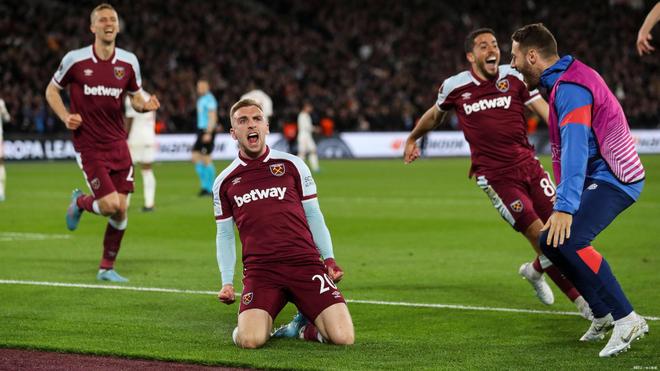 周定洋：亚冠精英赛首个客场积分，为流汗拼搏的小伙子们自豪