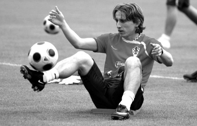 青少年海外交流新探索，“犀旺”小将赴欧塞尔开启留洋旅程