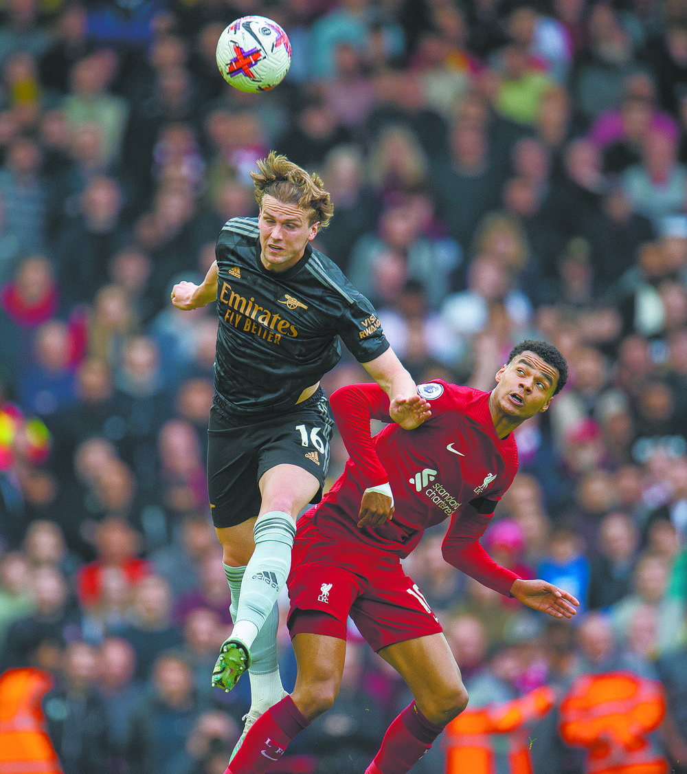 BBC：前曼城球员巴顿因社媒攻击性言论被判6个月监禁