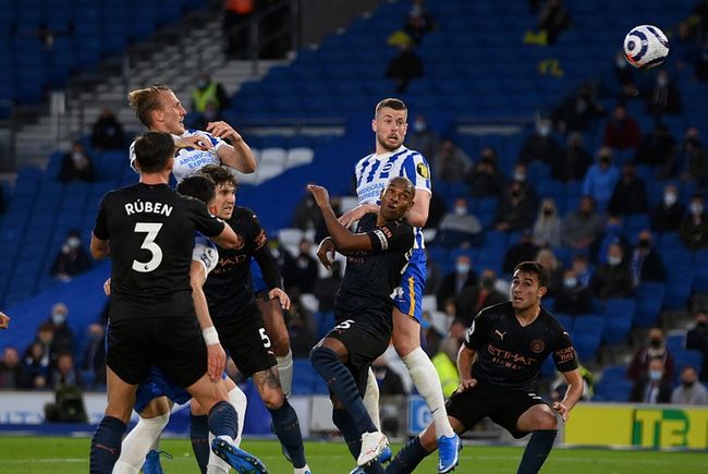 孔帕尼：阿芳很可能下周末复出；我们祝穆勒在美职联决赛获胜