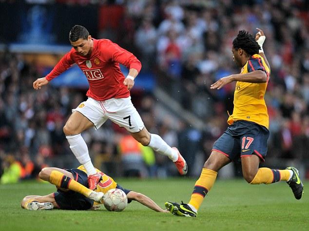 球员：你敢信？我都没看球门