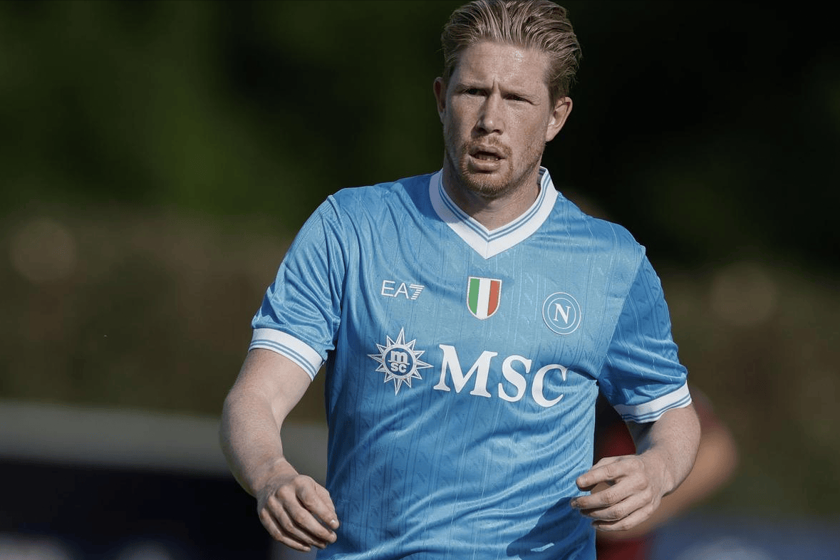 篮球火箭球队进攻端出现默契配合